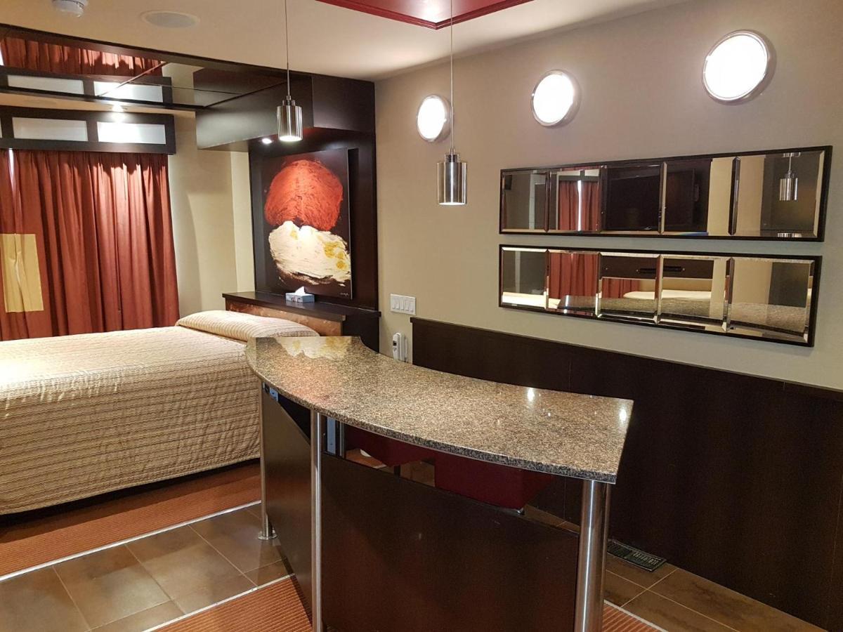 Le Chabrol Hotel & Suites Montreal Ngoại thất bức ảnh