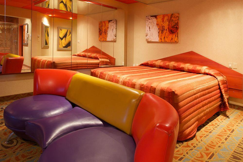 Le Chabrol Hotel & Suites Montreal Ngoại thất bức ảnh